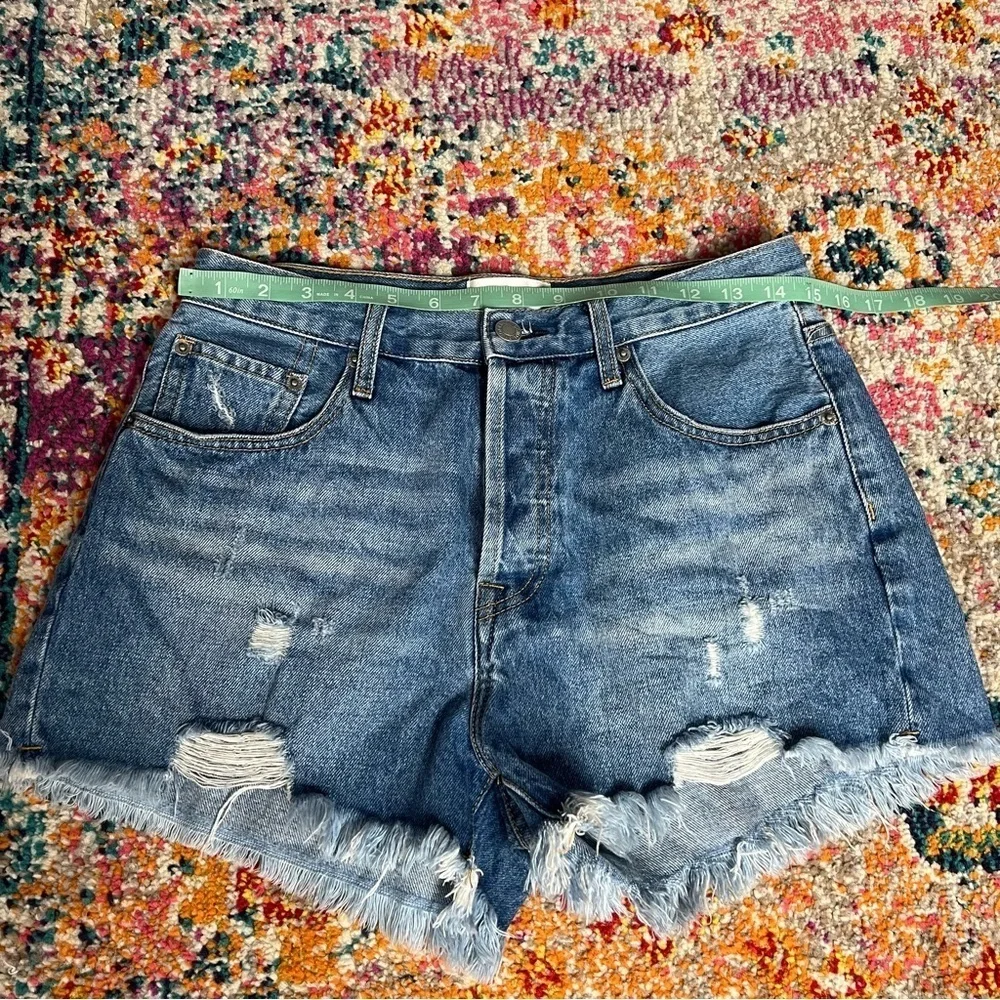 By Together Boutique Cutoff Distressed Jean Shorts‎